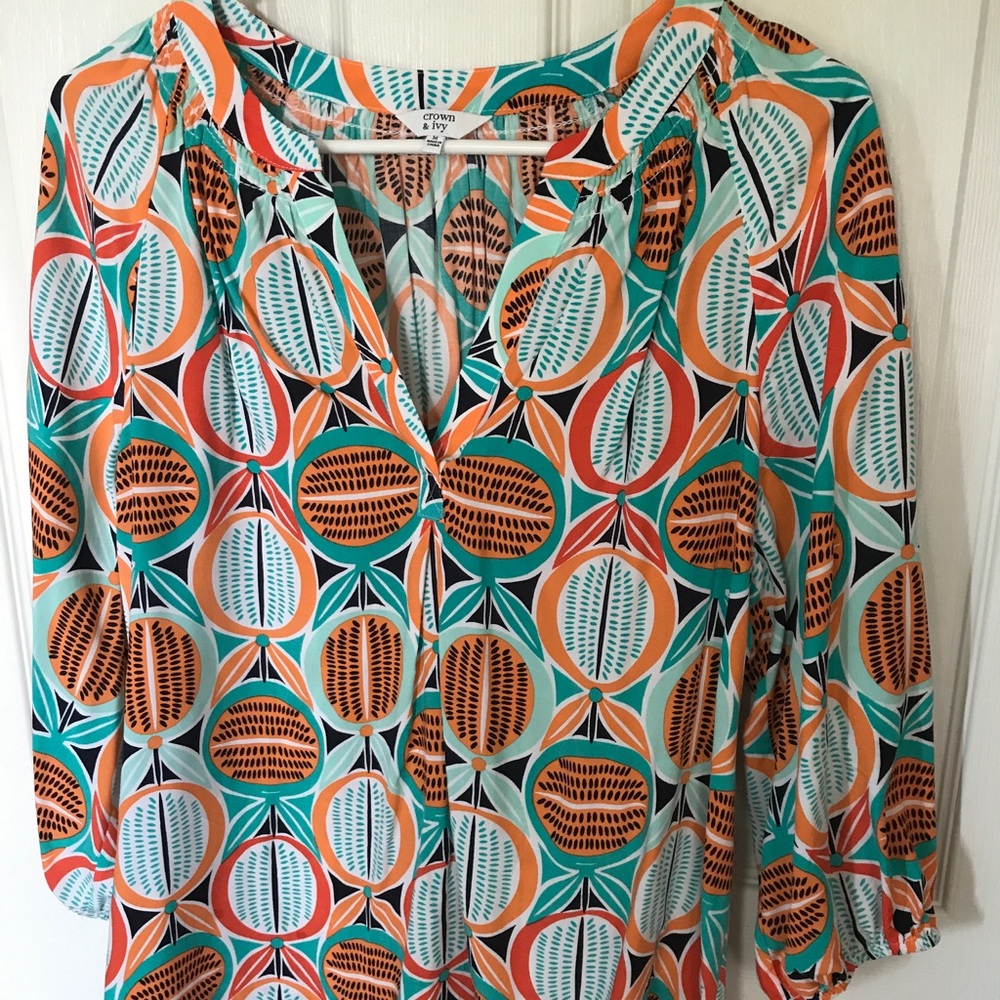 Crown & Ivy size M top